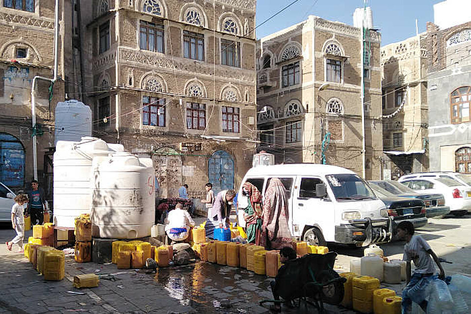 Hilfe im Jemen: Wasserverteilung für die betroffene Bevölkerung im Jemen