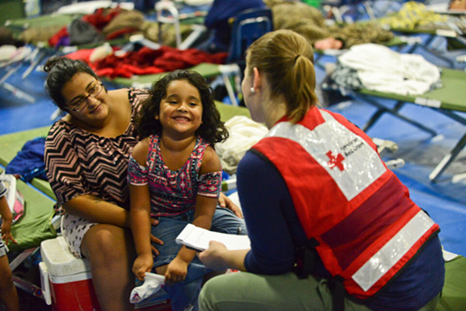 2017, children, family, photographer daniel cima, red cross, shelter, usa texas