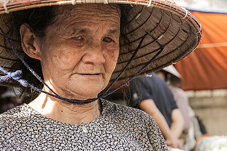 Portrait einer vietnamesischen Seniorin