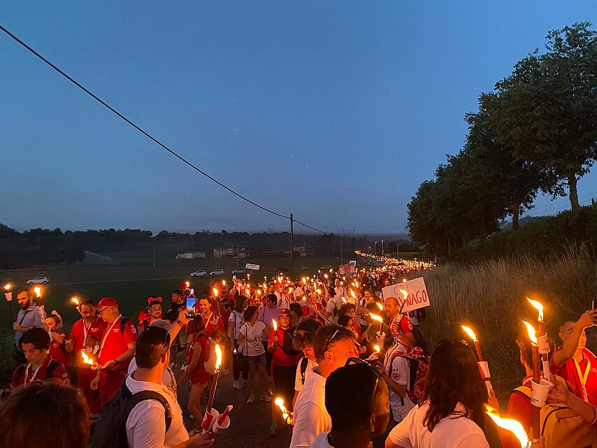Fackelzug (Fiaccolata) von Rotkreuzhelfern von Solferino nach Castiglione