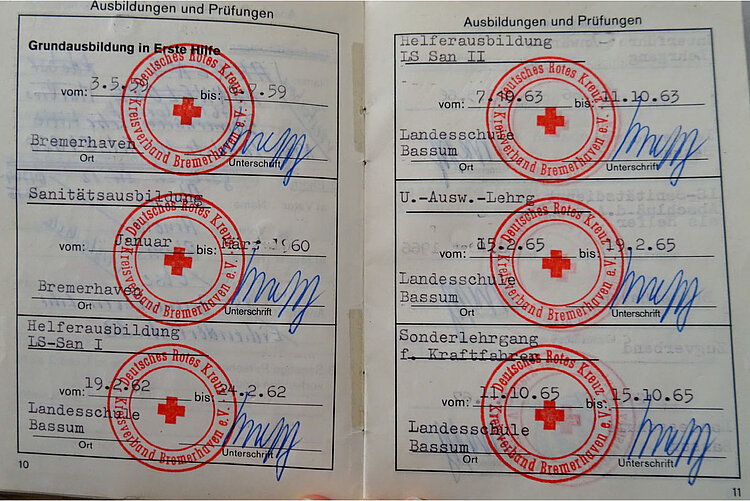 Lehrgang-Einträge in DRK-Dienstbuch von 1972