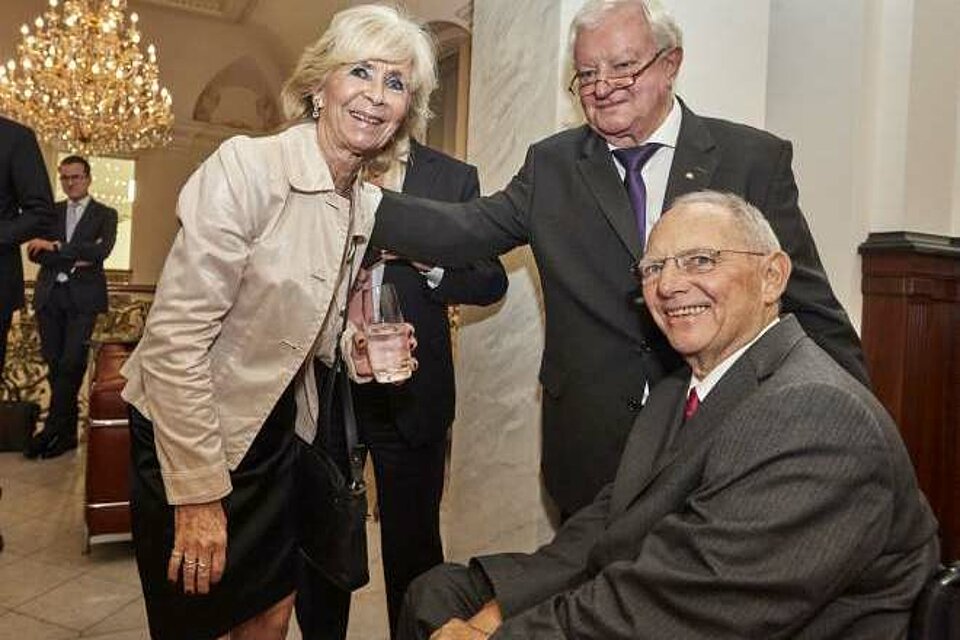 Bundestagspräsident Wolfgang Schäuble, DRK-Präsident Rudolf Seiters und Ehefrau Brigitte Seiters