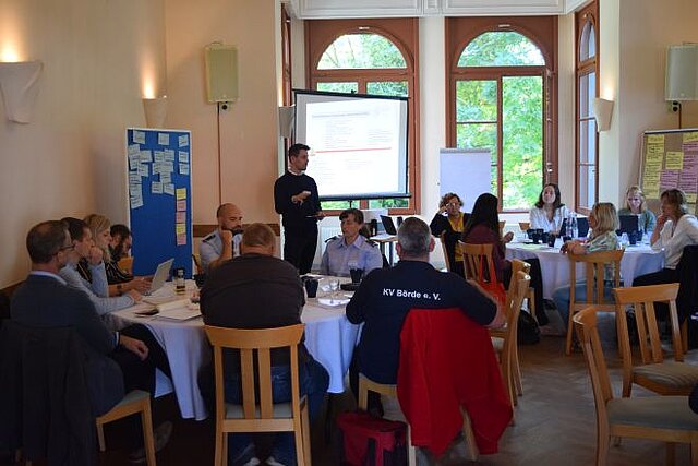 Teilnehmer des runden Tischs von AUPIK in Magdeburg