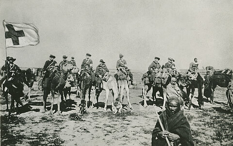 Während des Krieges zwischen Italien und dem Osmanischen Reich um Libyen, wurde eine Expedition des Roten Kreuzes nach Tripolis geschickt (DRK)