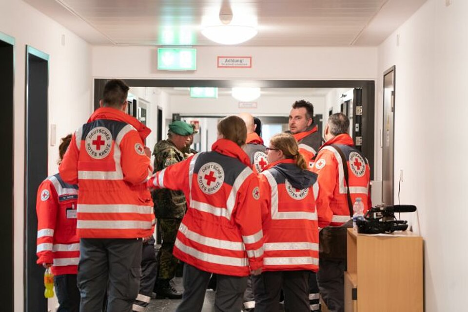 DRK-Team im Hilfseinsatz zur Betreuung der Rückkehrer aus Wuhan