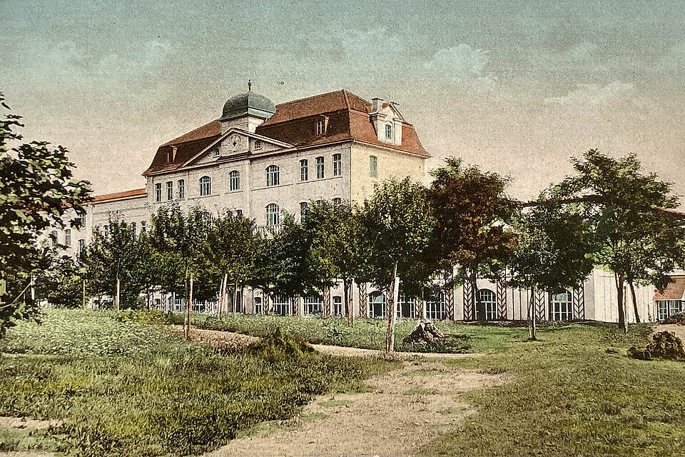 historische Postkarte mit Kurheim und Park