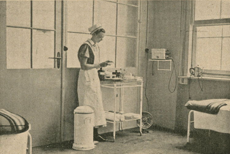 Krankenstation des Stützpunktes "Elsgrund" für skandinavische Olympia-Teilnehmerinnen bei Döberitz im Havelland (DRK)