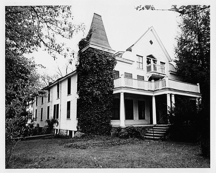 Dieses Haus in Glen Echo, Maryland, liess Clara Burton zunächst als Lagerhaus für Rotkreuzbestände errichten. Von 1897 an wohnte und arbeitete sie dann auch selbst darin (IKRK)