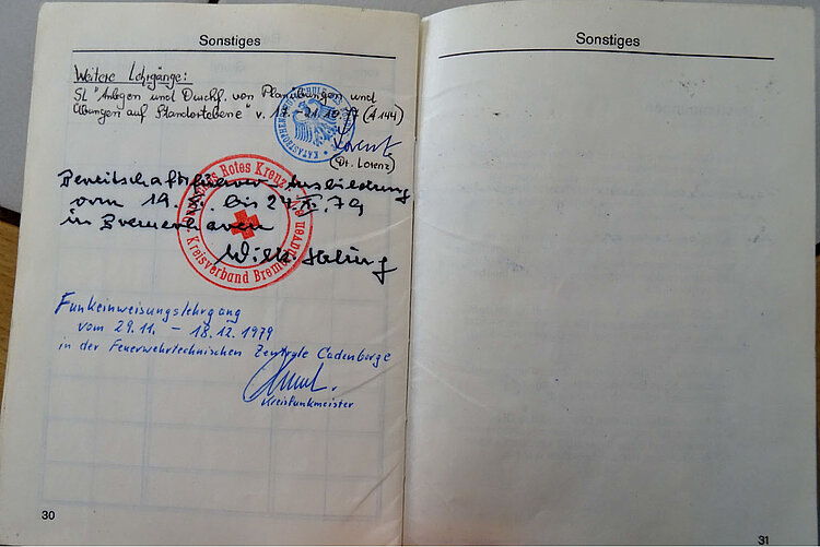 Lehrgang-Einträge in DRK-Dienstbuch von 1972