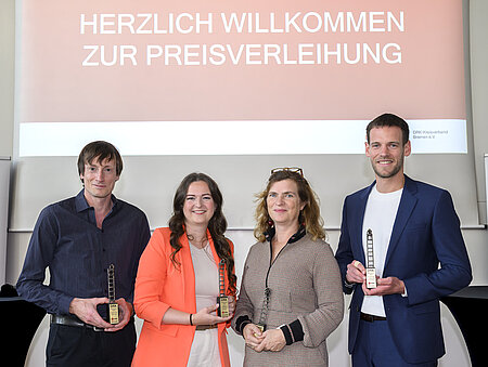 Die Preisträgerinnen und Preisträger des DRK-Medienpreises 2025.