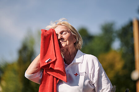 Frau in der Sonne