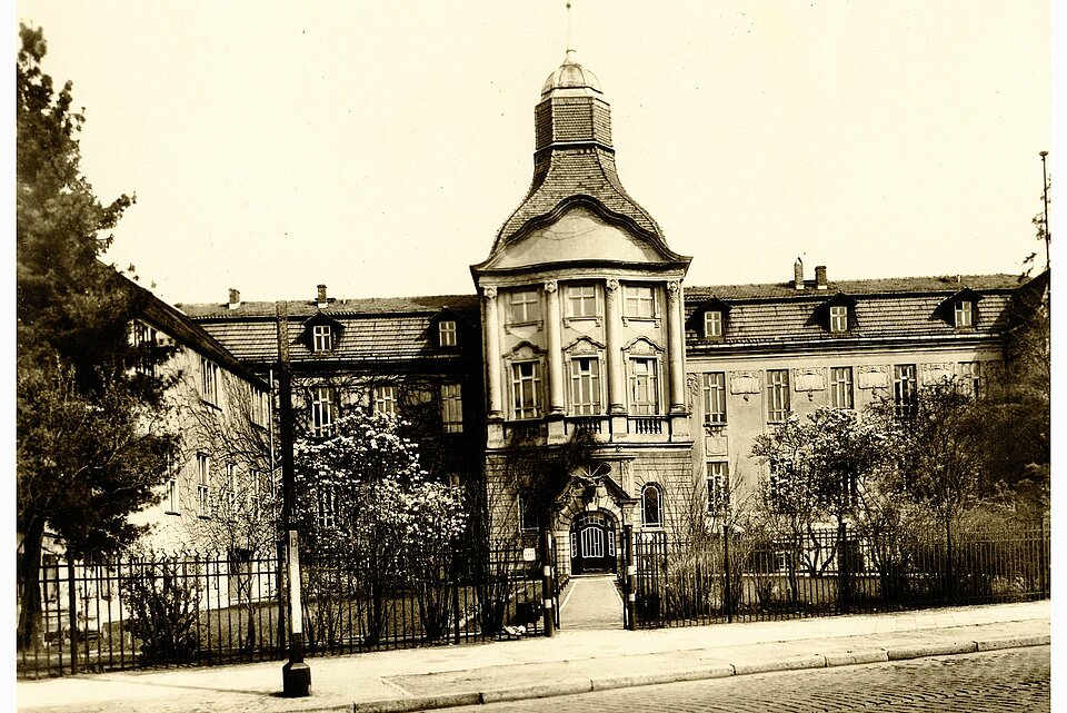 Berlin-Lichterfelde, Außenansicht des Rittberg-Hauses des DRK