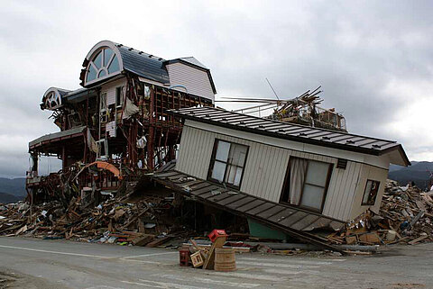 Das Seebeben und der darauf folgende Tsunami sorgten in ganz Japan für große Verwüstungen (John Sparrow / IFRK)