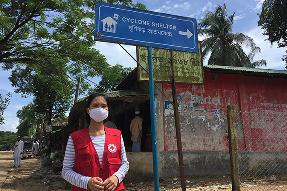 Portrait einer DRK-Mitarbeiterin in Bangladesch