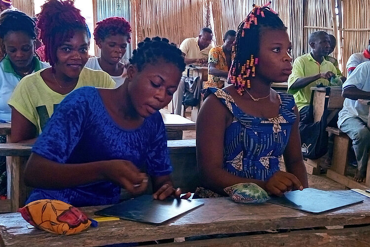 Frauen in Togo bei Schulung zum Klimawandel