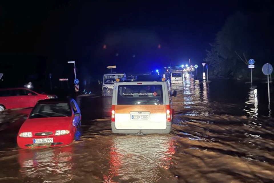 Das DRK ist in den Hochwassergebieten im Westen Deutschlands im Dauereinsatz.