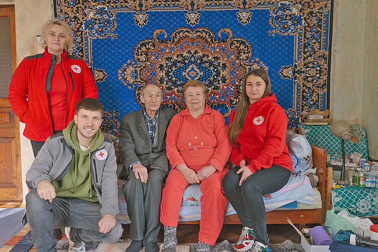 Rotes Kreuz macht Hausbesuche in ländlichen Gegenden in der Ukraine