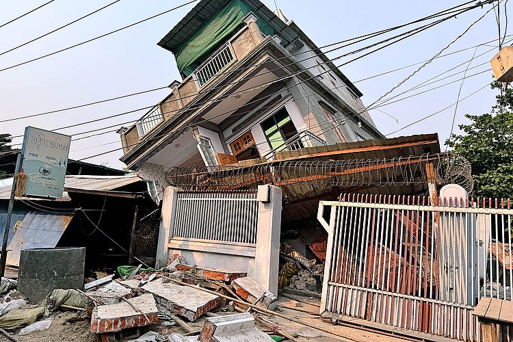 Zerstörtes Haus in Myanmar