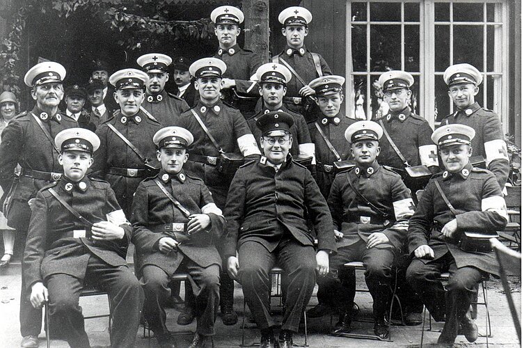 Gruppenbild einer Sanitätskolonne 1932
