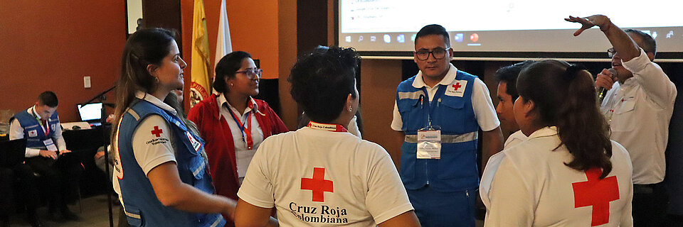 Foto: Lateinamerikanische Rotkreuzhelfer beim Austausch