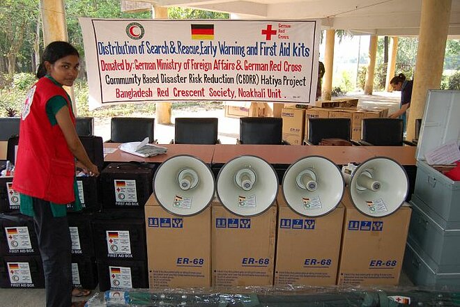 DRK schult in Katastrophenvorsorge Katastrophenvorsorge in Bangladesch