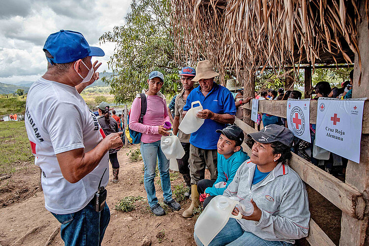Rotkreuz-Hilfe in Venezuela in ländlichem Gebiet 