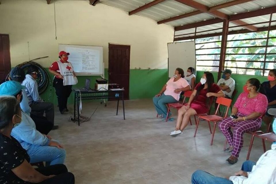 Aufklärungsarbeit zu Corona in Ecuador