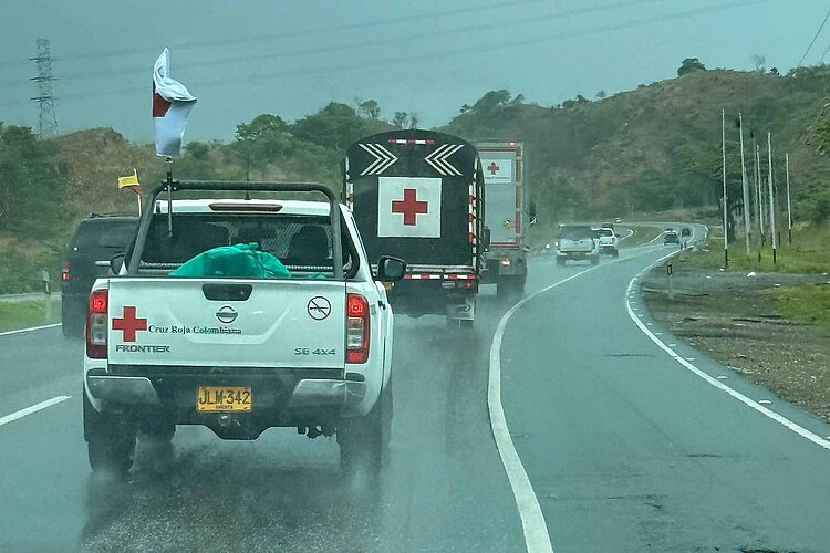Einsatzwagen im Regen