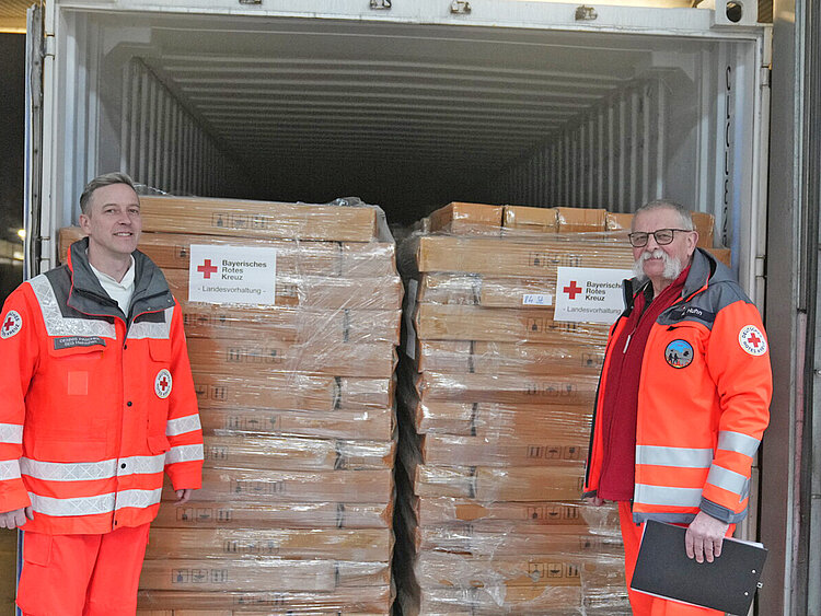 Hilfsgüter für die Türkei nach dem Erdbeben werden unter beteiligung des DRK in Bayern versendet