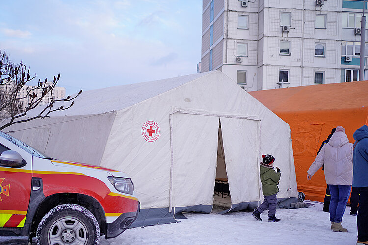 Wärmezelt des Ukrainischen Roten Kreuzes in der Ukraine