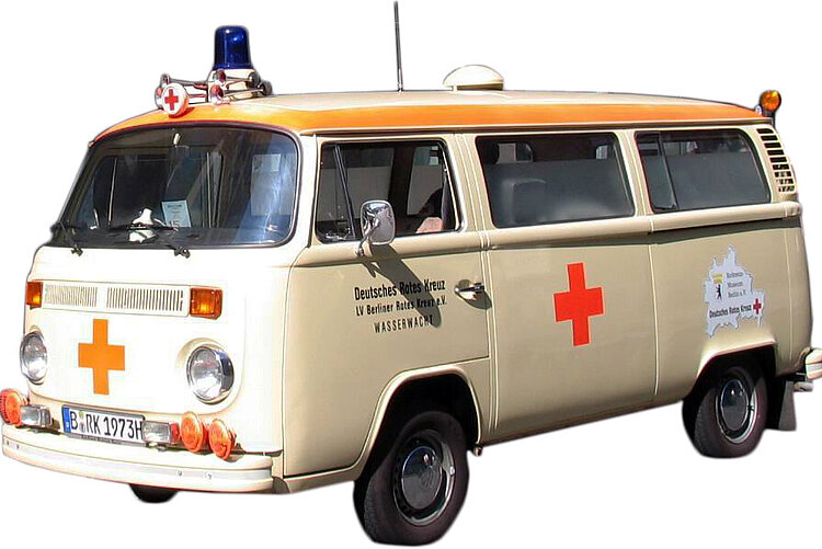 Dieser Kleinbus der Berliner Wasserwacht war über 25 Jahre hinweg am Wannsee stationiert, Rotkreuz-Museum Berlin e.V. (Rolf Zimmermann / DRK)