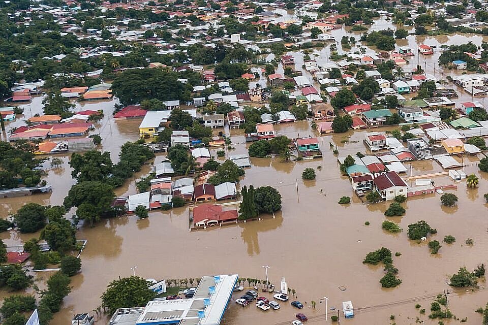 Schwere Überschwemmungen nach Wirbelstürmen Eta und Iota in Honduras
