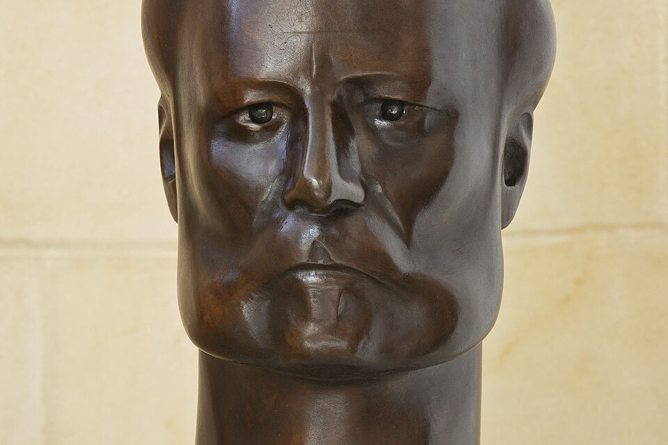 Nachaufnahme der Bronzebüste von Henry Dunant 