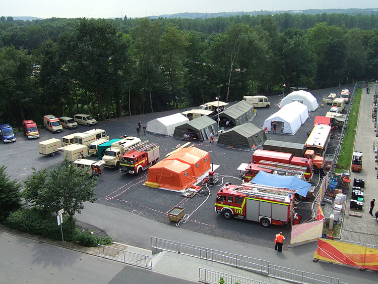 Behandlungsplatz des DRK vor dem Signal Iduna Park in Dortmund (Fred Weingardt / DRK)