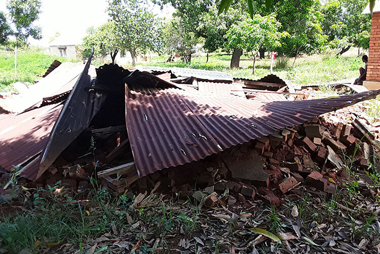 Foto: Trümmer eines Gebäudes nach Überschwemmung in Madagaskar
