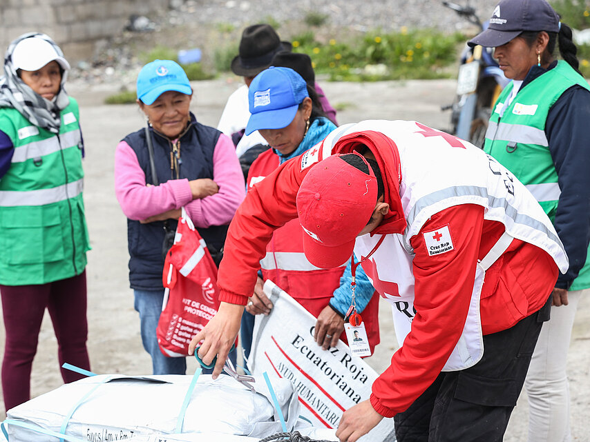 Das Ecuadoriansiche Rote Kreuz ist in der Katastrophenvorsorge aktiv. 