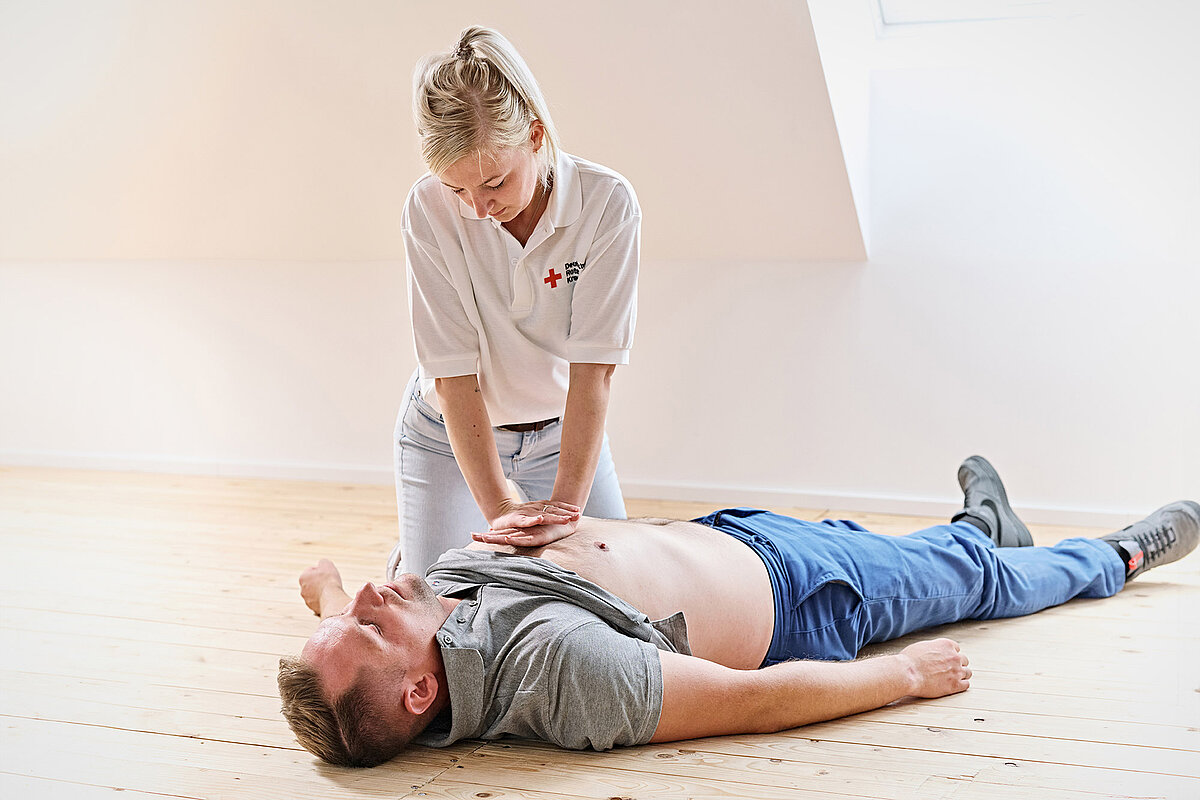 Welche Erste Hilfe Maßnahmen sind wichtig?