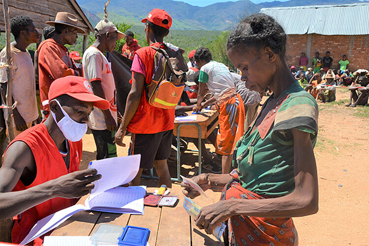 Madagassin erhält humanitäre Geldleistung