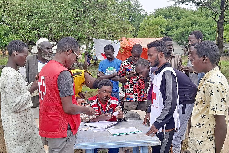Anlaufstelle des Roten Kreuzes für Geflüchtete aus dem Sudan 