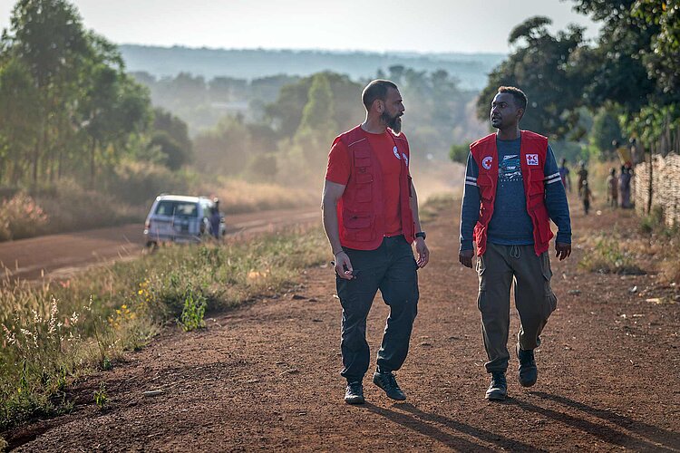 DRKler und Mitarbeiter des Äthiopischen Roten Kreuzes