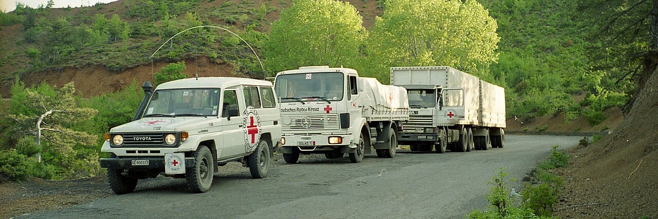 Hilfskonvoi auf dem Weg in den Balkan