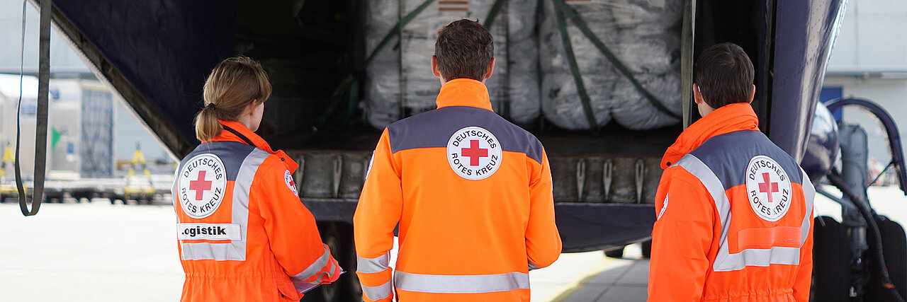  DRK team before aid flight with cargo to Greece