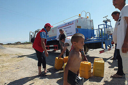 Wasserversorgung bei Hitzewelle, gefördert durch die Deutsche Bank Stiftung