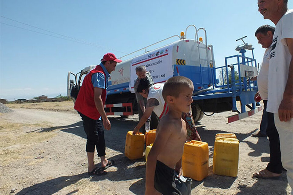 Wasserversorgung bei Hitzewelle, gefördert durch die Deutsche Bank Stiftung