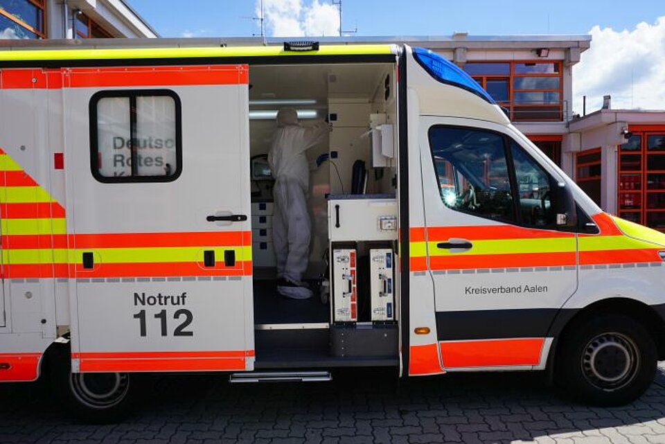 Sonderfahrzeug DRK Rettungsdienst in der Nahaufnahme