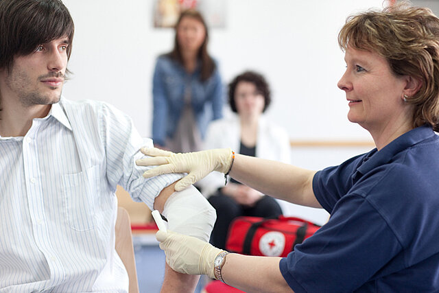 Rotkreuzkurs Erste Hilfe am Kind - DRK e.V.