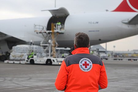 Hilfsflug des DRK in die Türkei nach dem Erdbeben