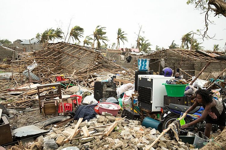 Zerstörte Häuser nach dem Wirbelsturm in Mosambik
