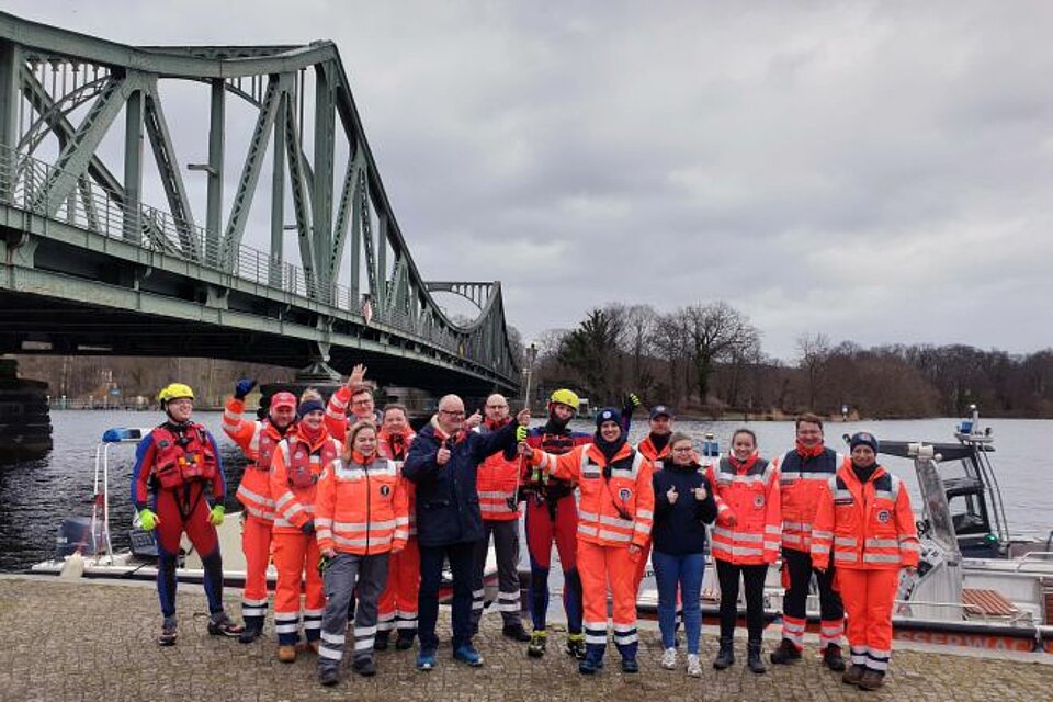 Ehrenamtliche der Wasserwacht LV Berlin LV Brandenburg