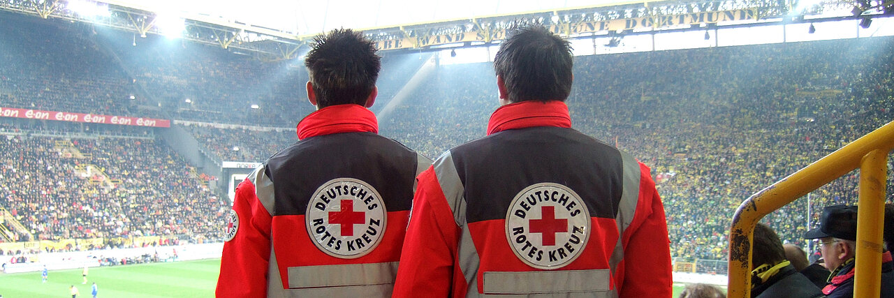 Einsatzstelle, Rettungssanitäter, Stadion, Fußballspiel, WM 2006